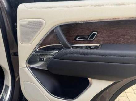 Land Rover - Range Rover