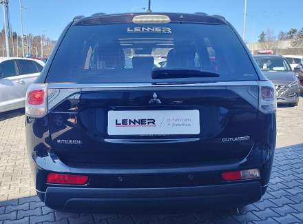 Mitsubishi - Outlander