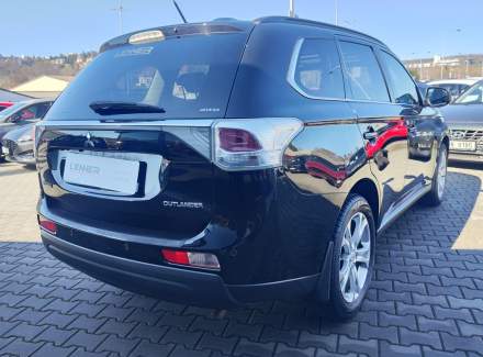 Mitsubishi - Outlander