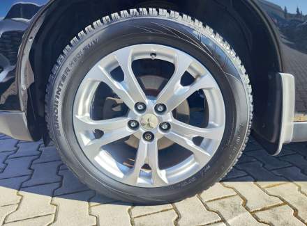 Mitsubishi - Outlander