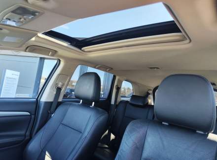 Mitsubishi - Outlander