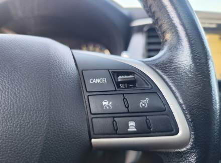 Mitsubishi - Outlander