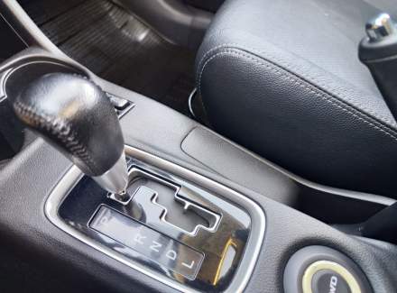 Mitsubishi - Outlander