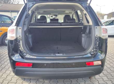Mitsubishi - Outlander