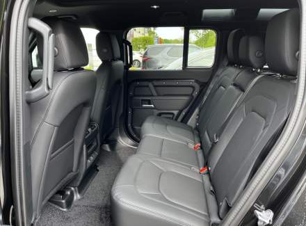Land Rover - Defender