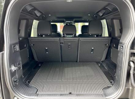 Land Rover - Defender