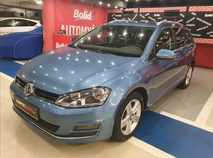 Volkswagen - Golf