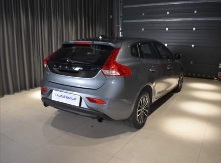 Volvo - V40