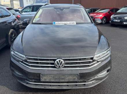 Volkswagen - Passat