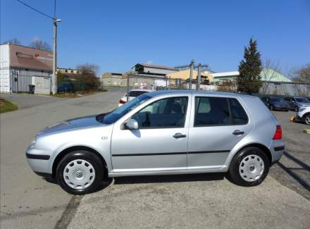 Volkswagen - Golf
