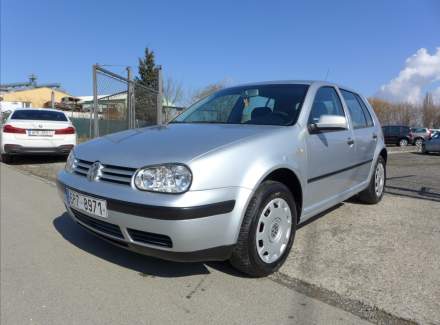 Volkswagen - Golf