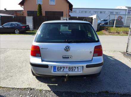 Volkswagen - Golf