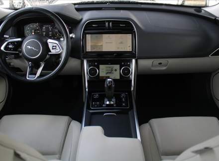 Jaguar - XE