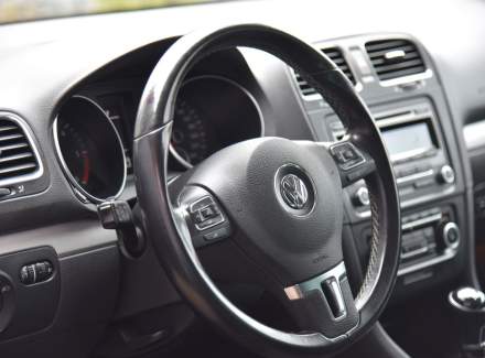 Volkswagen - Golf