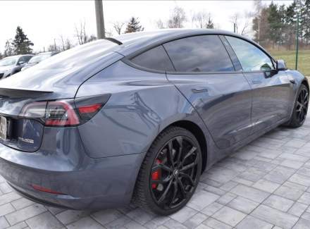 Tesla - Model 3