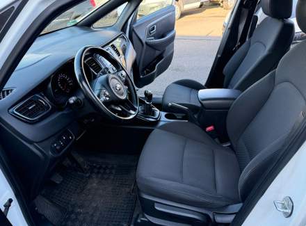 Kia - Carens