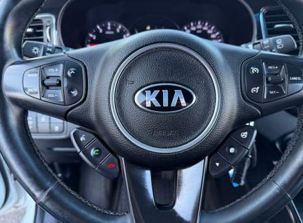 Kia - Carens