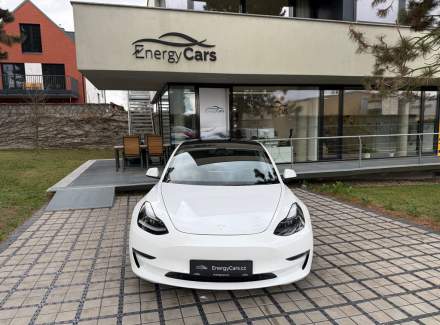 Tesla - Model 3
