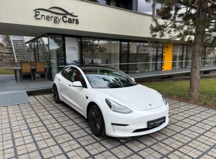 Tesla - Model 3