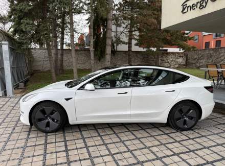 Tesla - Model 3