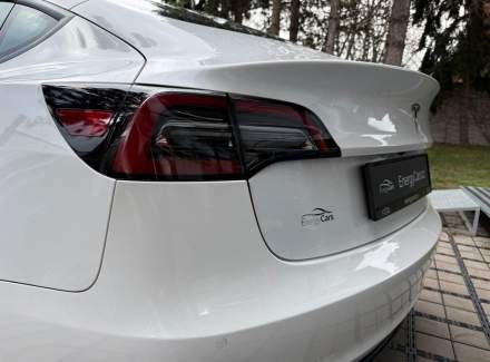Tesla - Model 3