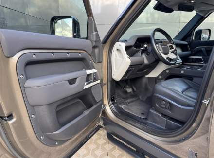 Land Rover - Defender