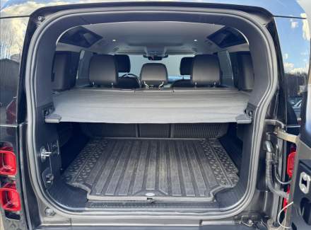 Land Rover - Defender