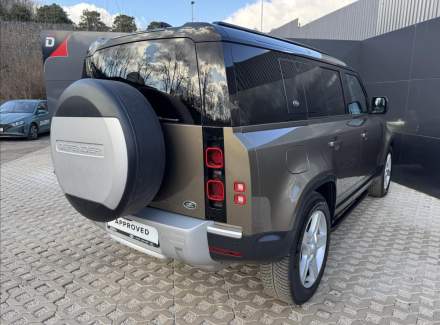 Land Rover - Defender