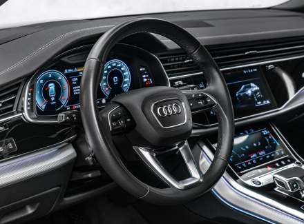 Audi - Q8