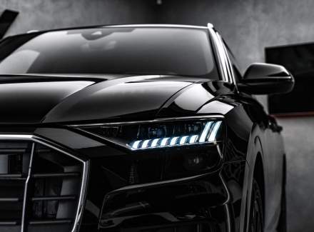 Audi - Q8