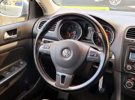 Volkswagen - Golf