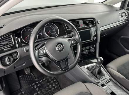 Volkswagen - Golf