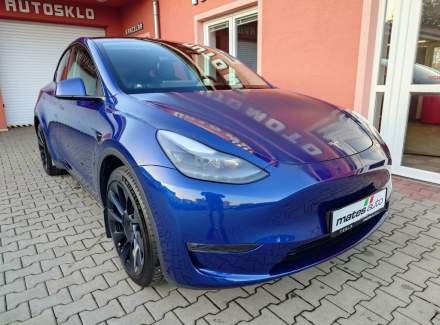 Tesla - Model Y