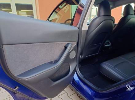 Tesla - Model Y