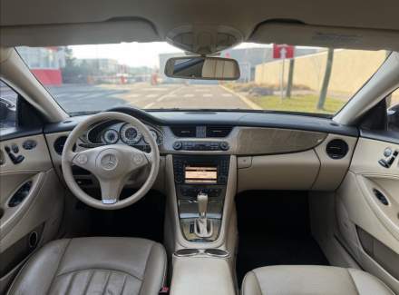 Mercedes-Benz - CLS