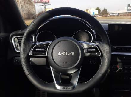 Kia - XCeed
