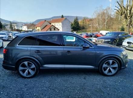Audi - Q7