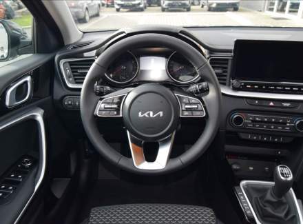 Kia - XCeed
