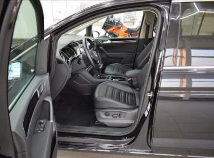 Volkswagen - Touran