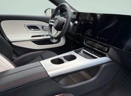 Mercedes-Benz - CLA