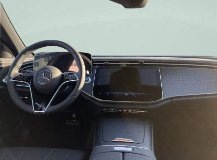 Mercedes-Benz - E-class