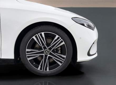 Mercedes-Benz - CLA