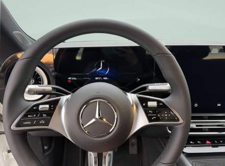 Mercedes-Benz - CLA