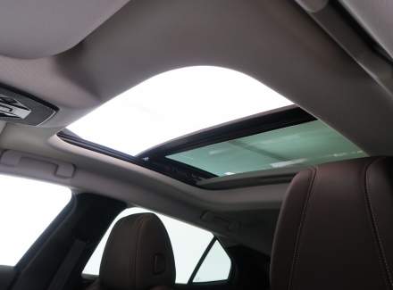 DS Automobiles - DS4