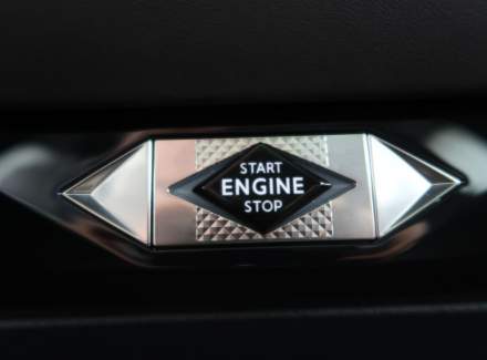 DS Automobiles - DS4