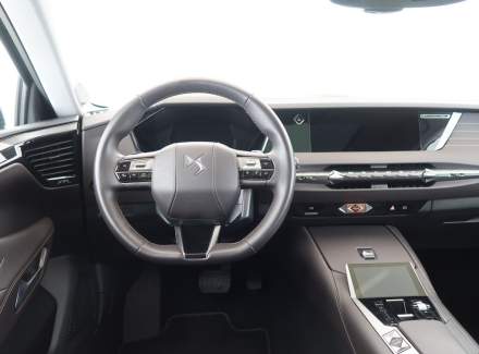 DS Automobiles - DS4