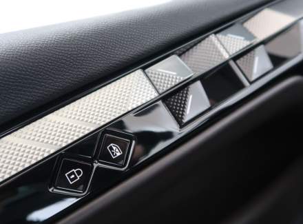 DS Automobiles - DS4