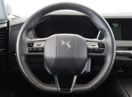 DS Automobiles - DS4