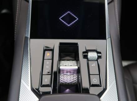 DS Automobiles - DS4