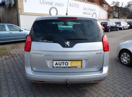 Peugeot - 5008